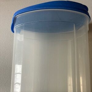 Rubbermaid Plastic Storage Container Blue and Clear Cereal Snacks